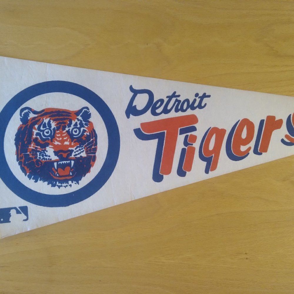 Vintage 60s Detroit Tigers MLB Pennant Flag 29.5